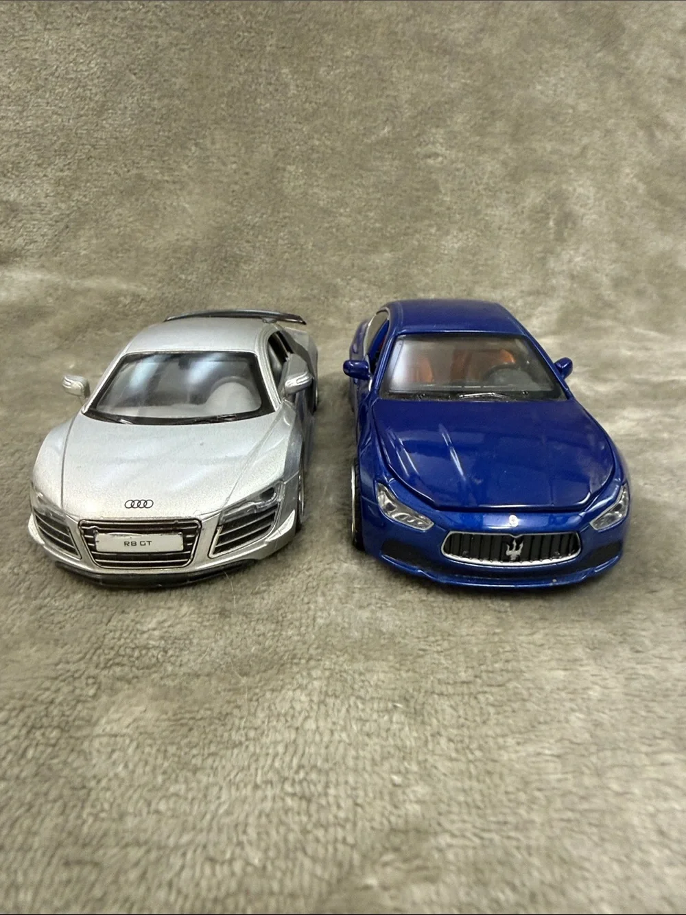 MSZ 1:43 Audi R8 GT Diecast Silver Black  & Maserati Ghibli 4.5